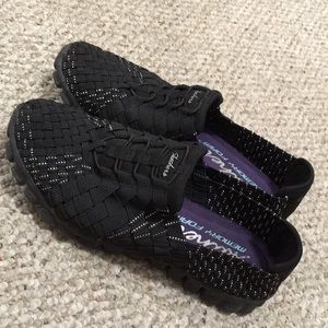 Sketchers memory foam shoes